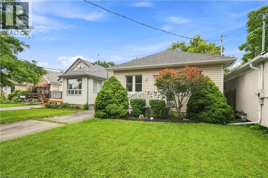 35 Chetwood Street, St. Catharines, ON - Outdoor