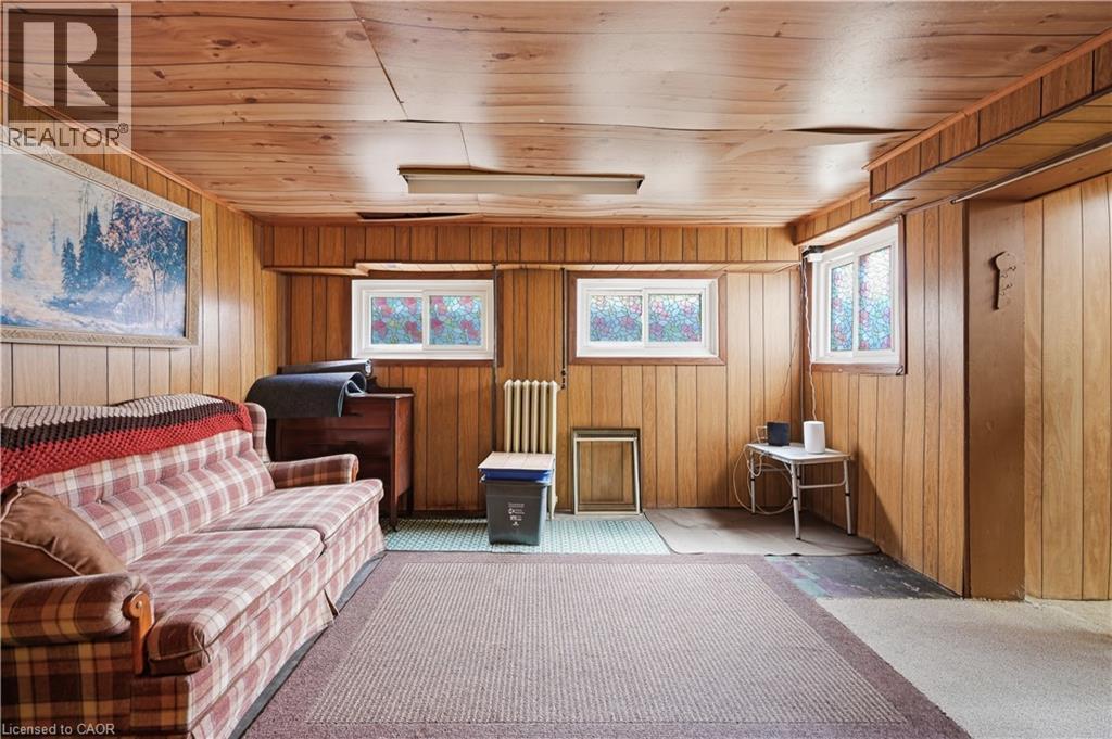 35 Chetwood Street, St. Catharines, ON - Indoor Photo Showing Other Room