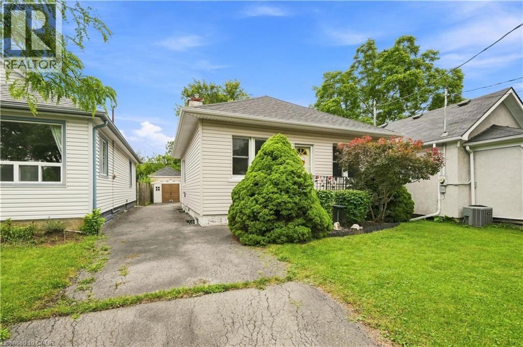35 Chetwood Street, St. Catharines, ON - Outdoor