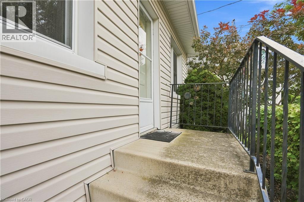 35 Chetwood Street, St. Catharines, ON - Outdoor With Exterior