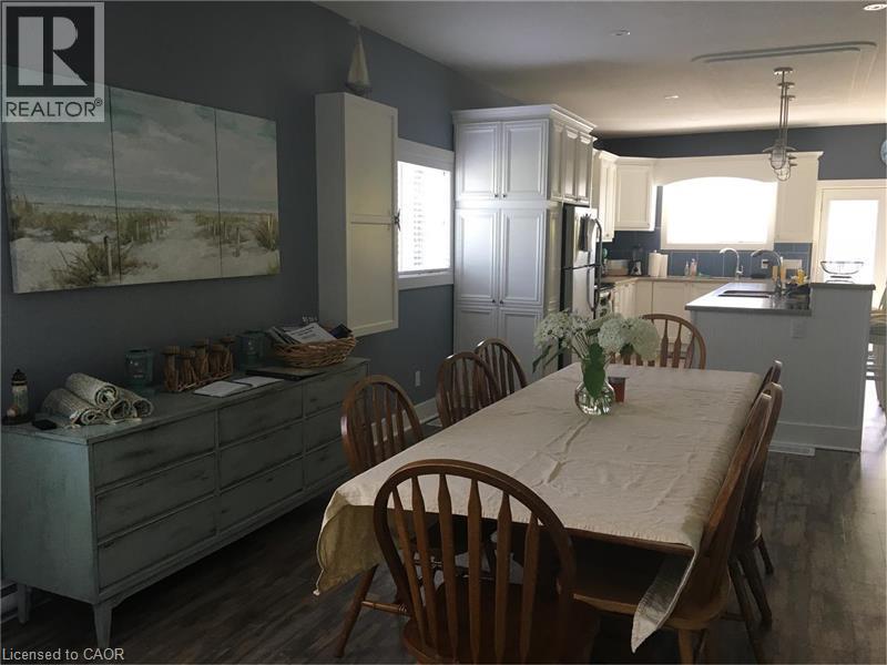 38 Walter Street, Turkey Point, ON - Indoor Photo Showing Dining Room