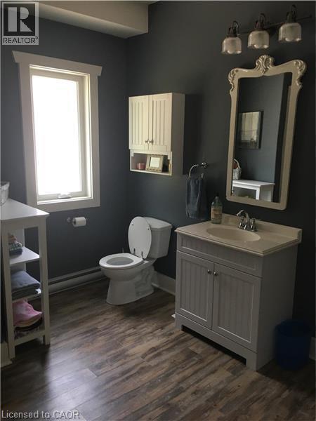 38 Walter Street, Turkey Point, ON - Indoor Photo Showing Bathroom