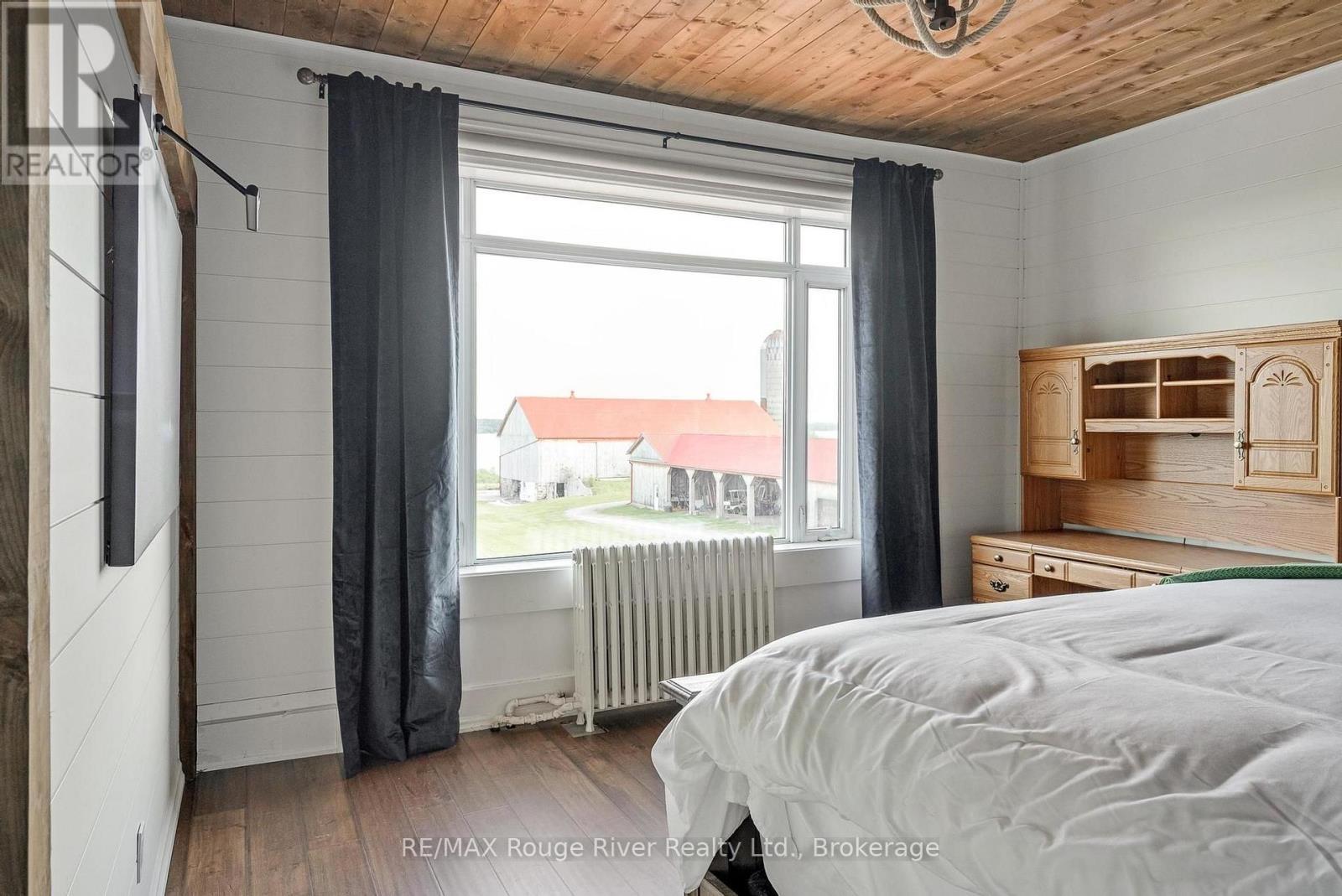 733 County Rd 2 Rd Road E, Otonabee-South Monaghan, ON - Indoor Photo Showing Bedroom