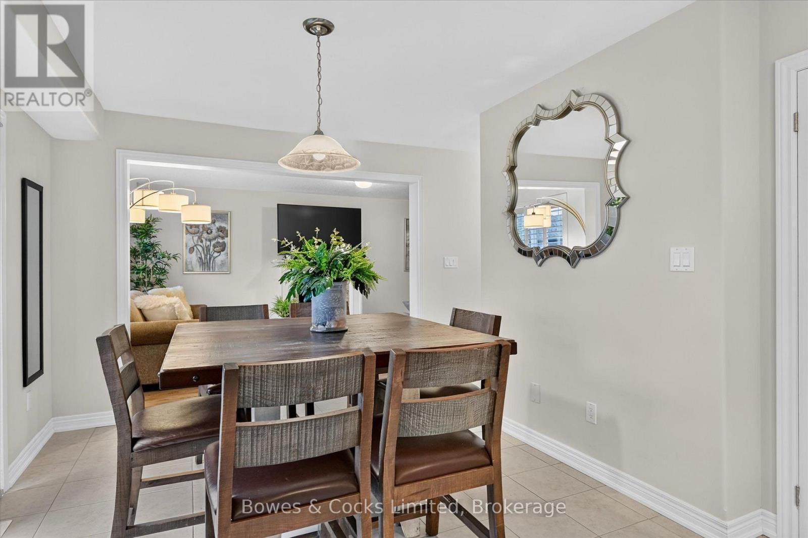 534 Grange Way, Peterborough (Northcrest Ward 5), ON - Indoor Photo Showing Dining Room