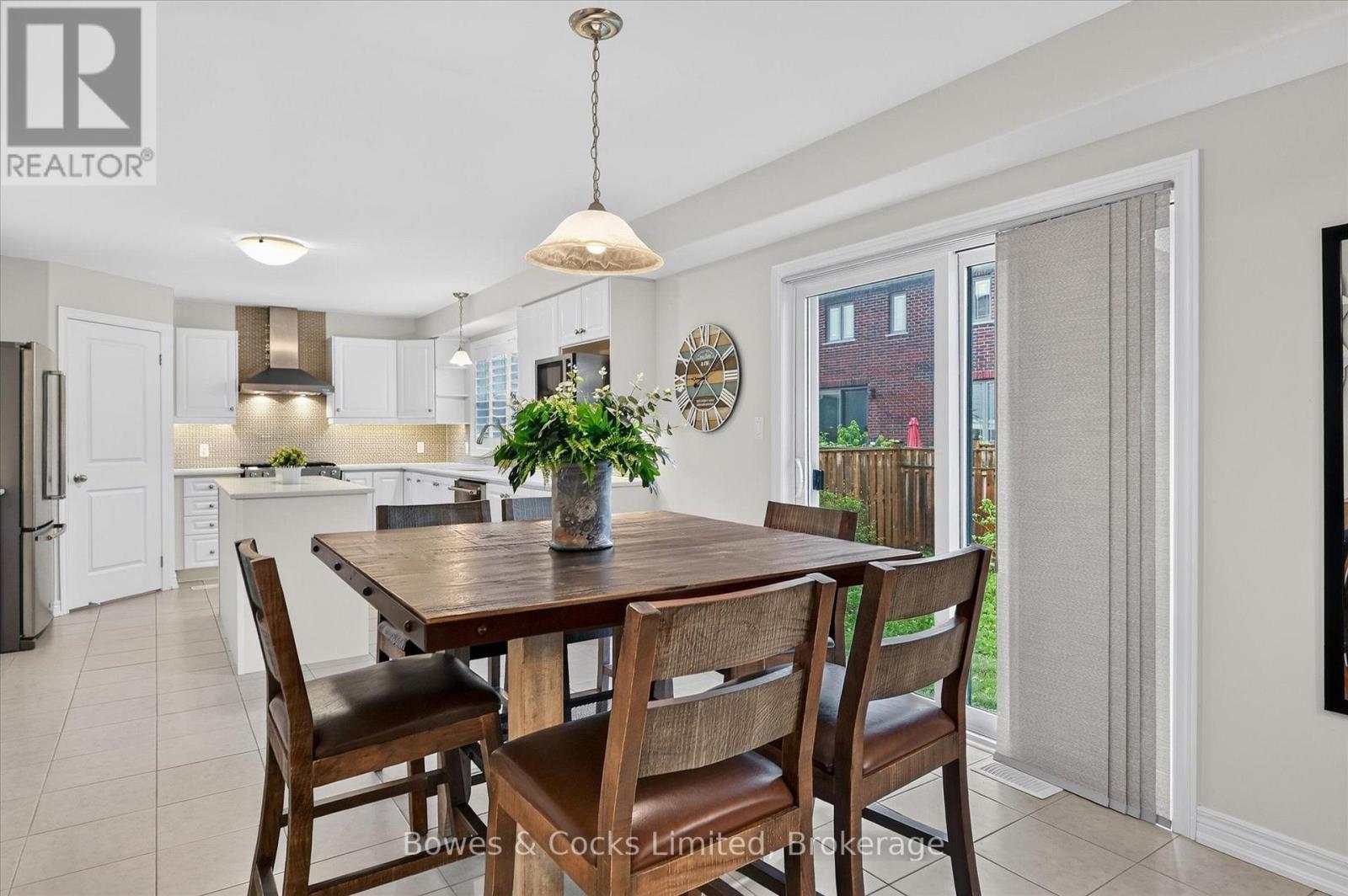 534 Grange Way, Peterborough (Northcrest Ward 5), ON - Indoor Photo Showing Dining Room