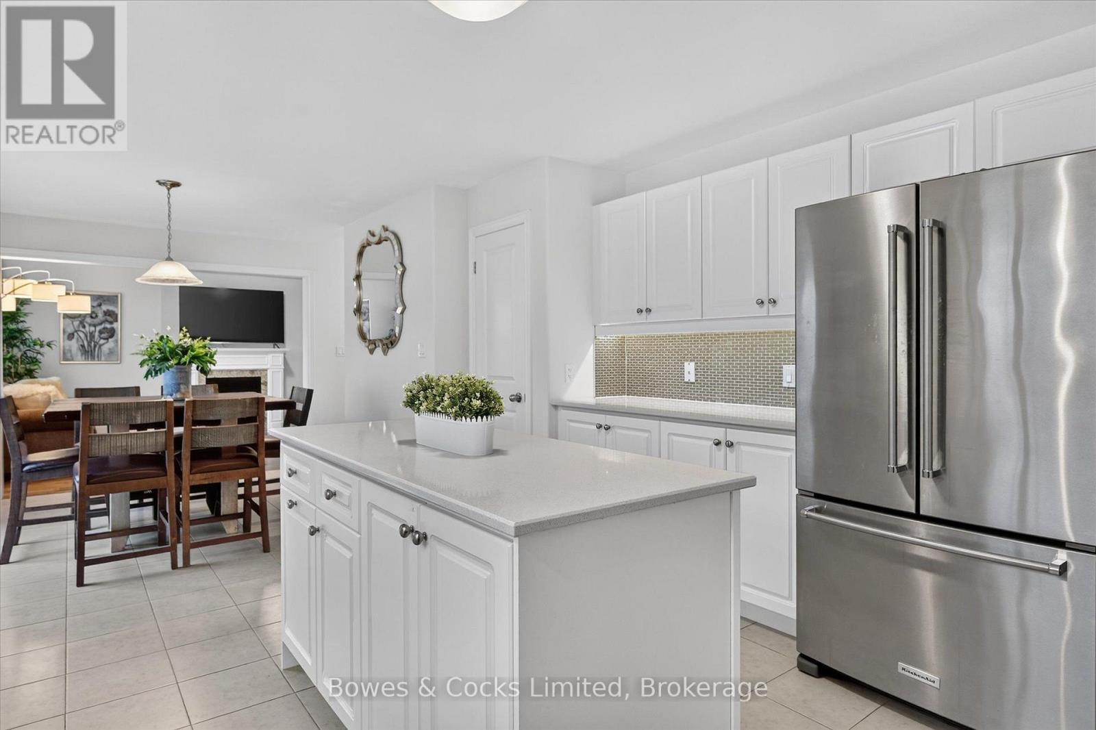 534 Grange Way, Peterborough (Northcrest Ward 5), ON - Indoor Photo Showing Kitchen With Stainless Steel Kitchen