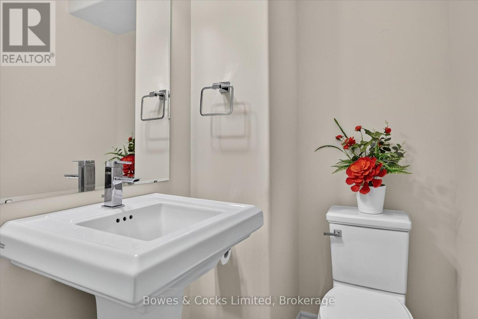 534 Grange Way, Peterborough (Northcrest Ward 5), ON - Indoor Photo Showing Bathroom