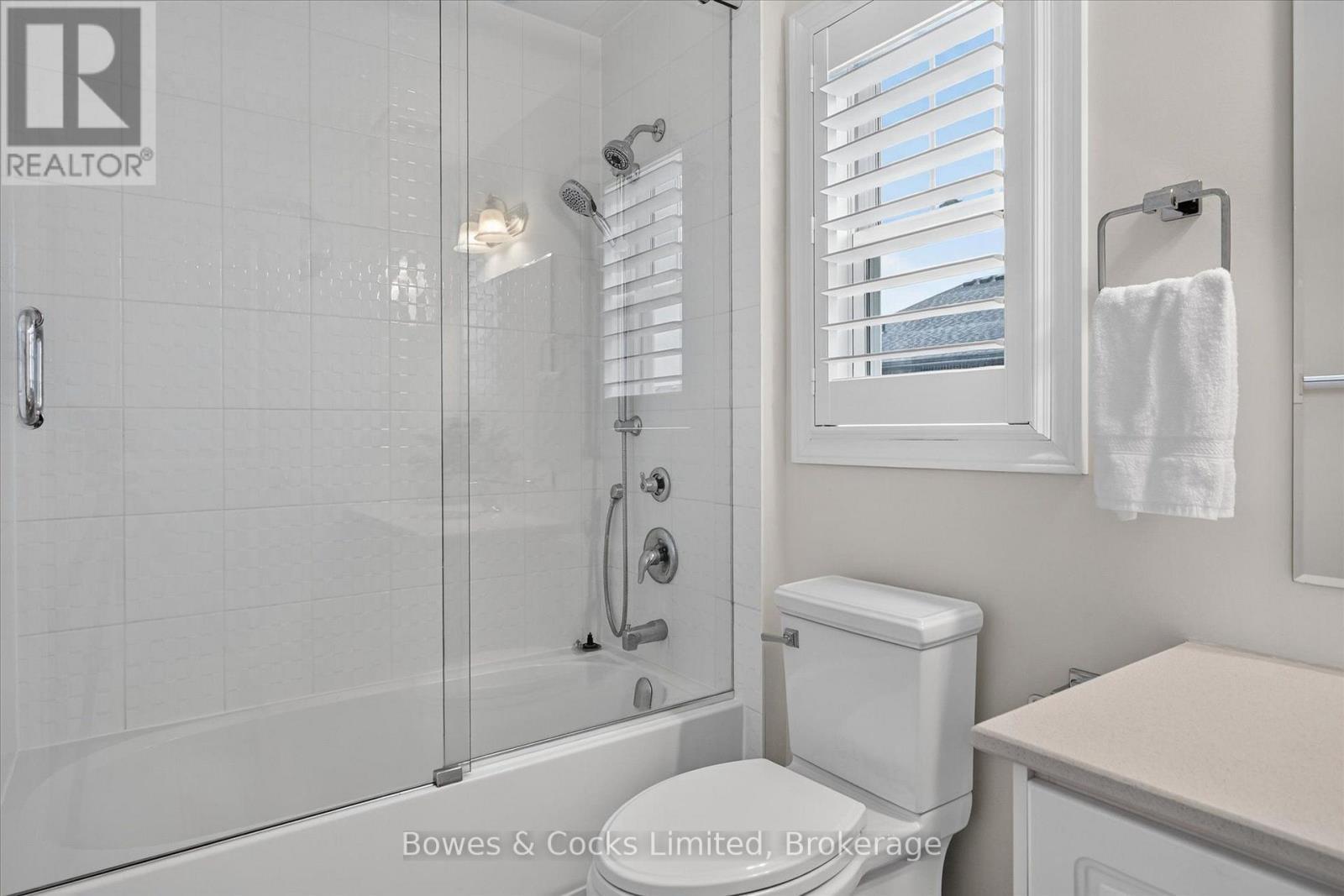 534 Grange Way, Peterborough (Northcrest Ward 5), ON - Indoor Photo Showing Bathroom