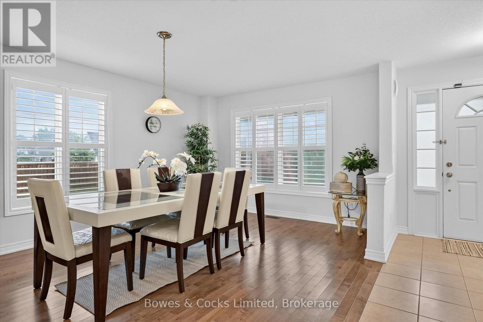 534 Grange Way, Peterborough (Northcrest Ward 5), ON - Indoor Photo Showing Dining Room