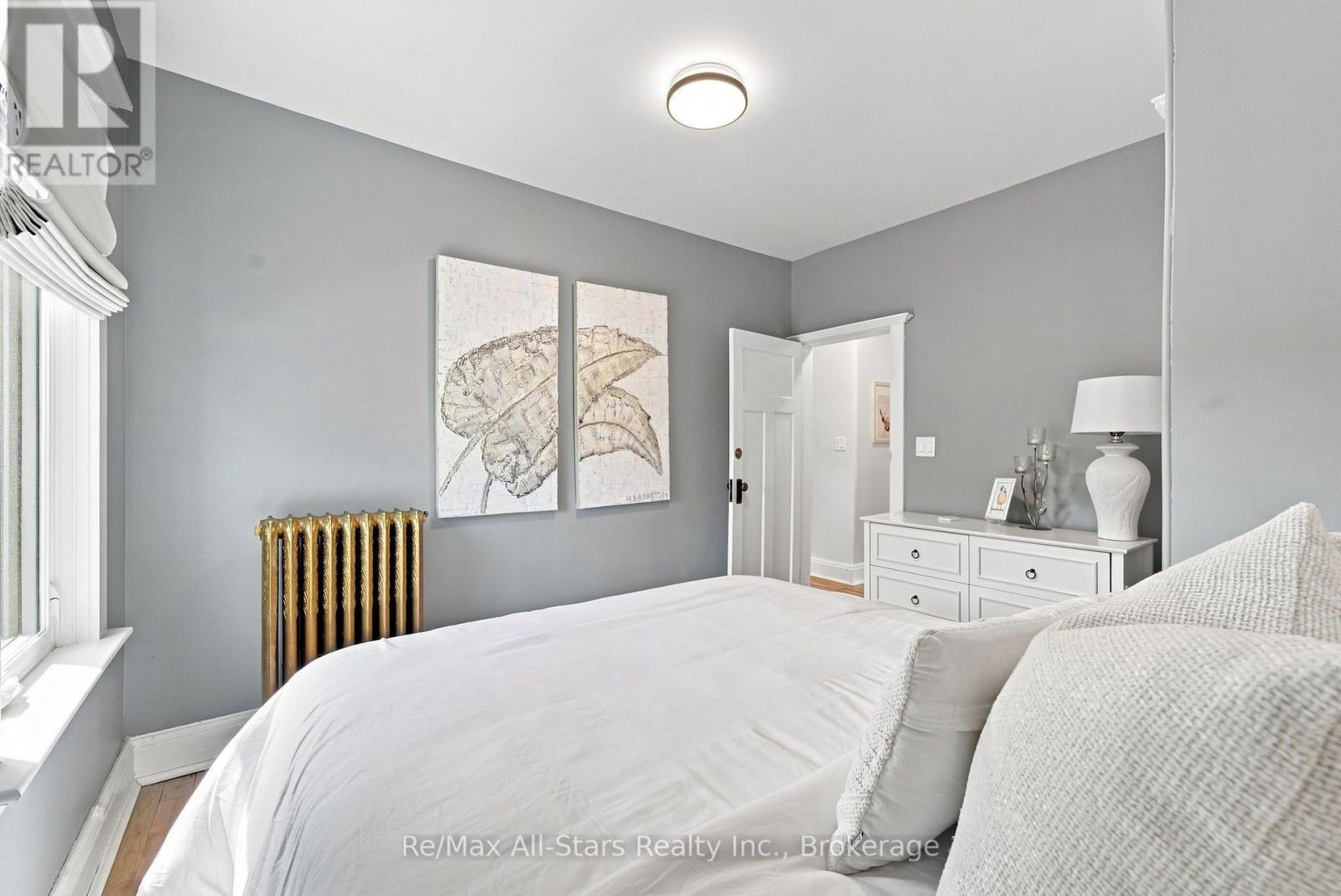 20 Mary Street E, Kawartha Lakes (Lindsay), ON - Indoor Photo Showing Bedroom