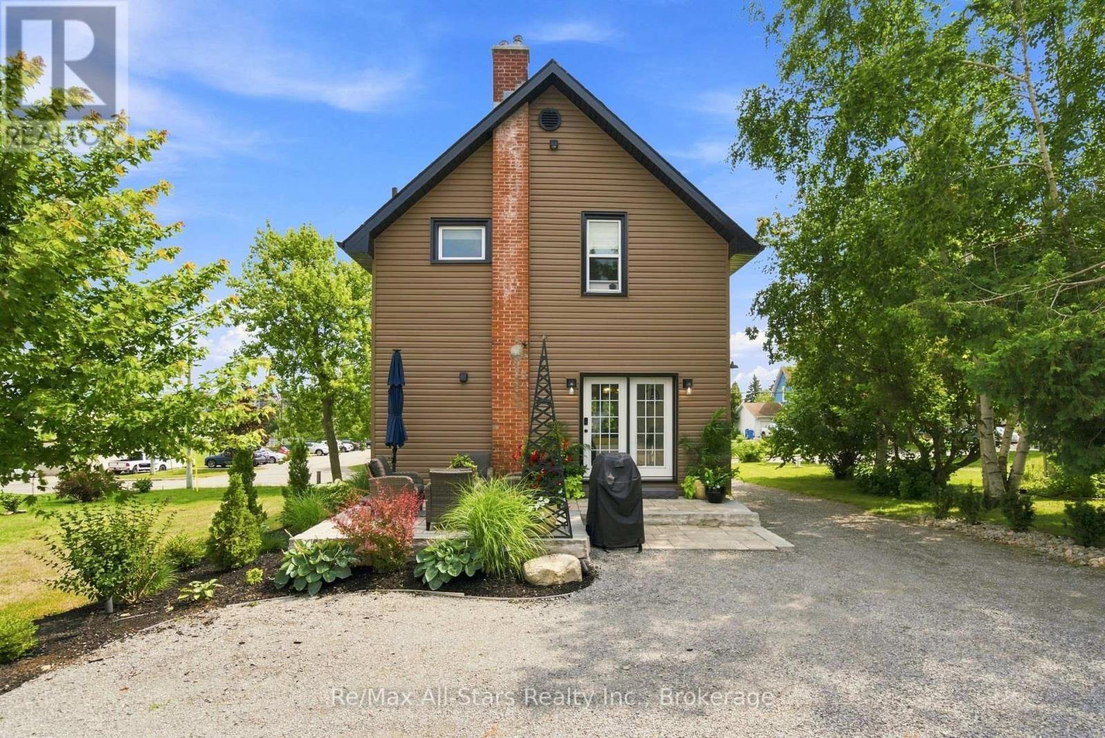 20 Mary Street E, Kawartha Lakes (Lindsay), ON - Outdoor