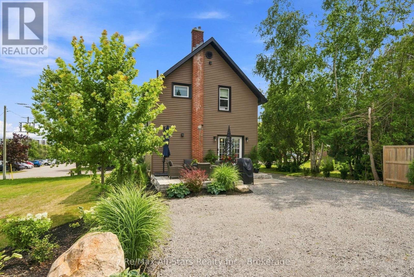 20 Mary Street E, Kawartha Lakes (Lindsay), ON - Outdoor