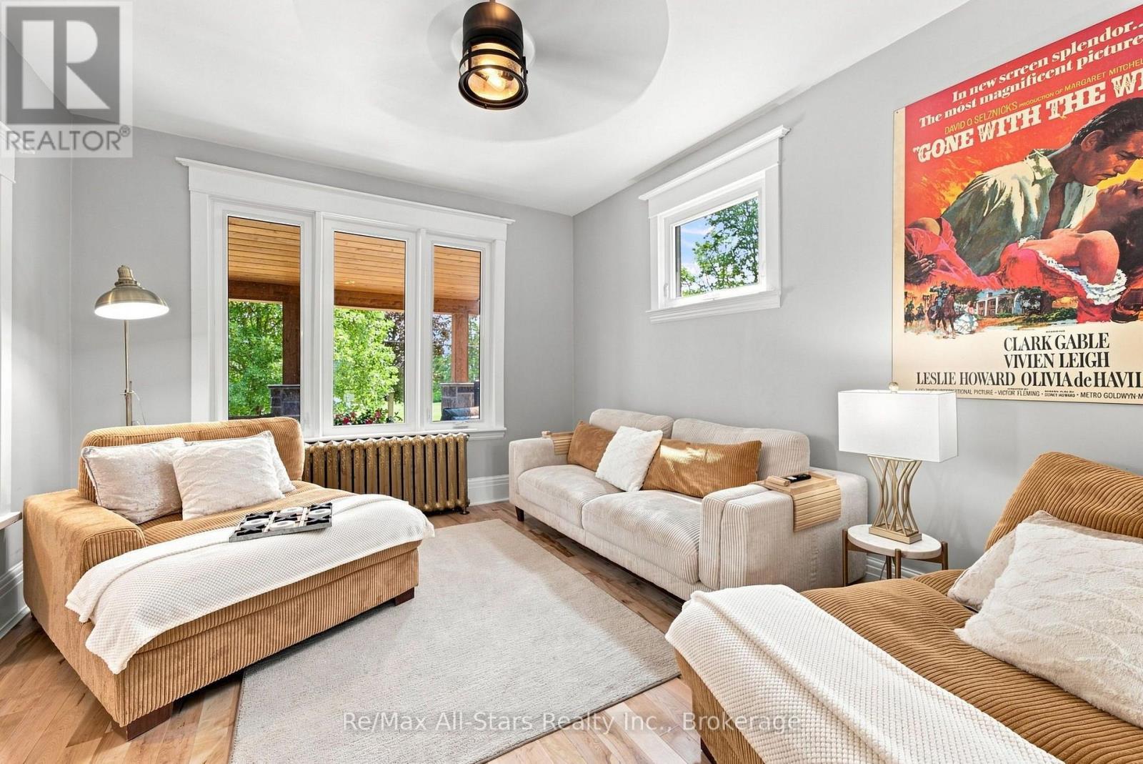 20 Mary Street E, Kawartha Lakes (Lindsay), ON - Indoor Photo Showing Bedroom