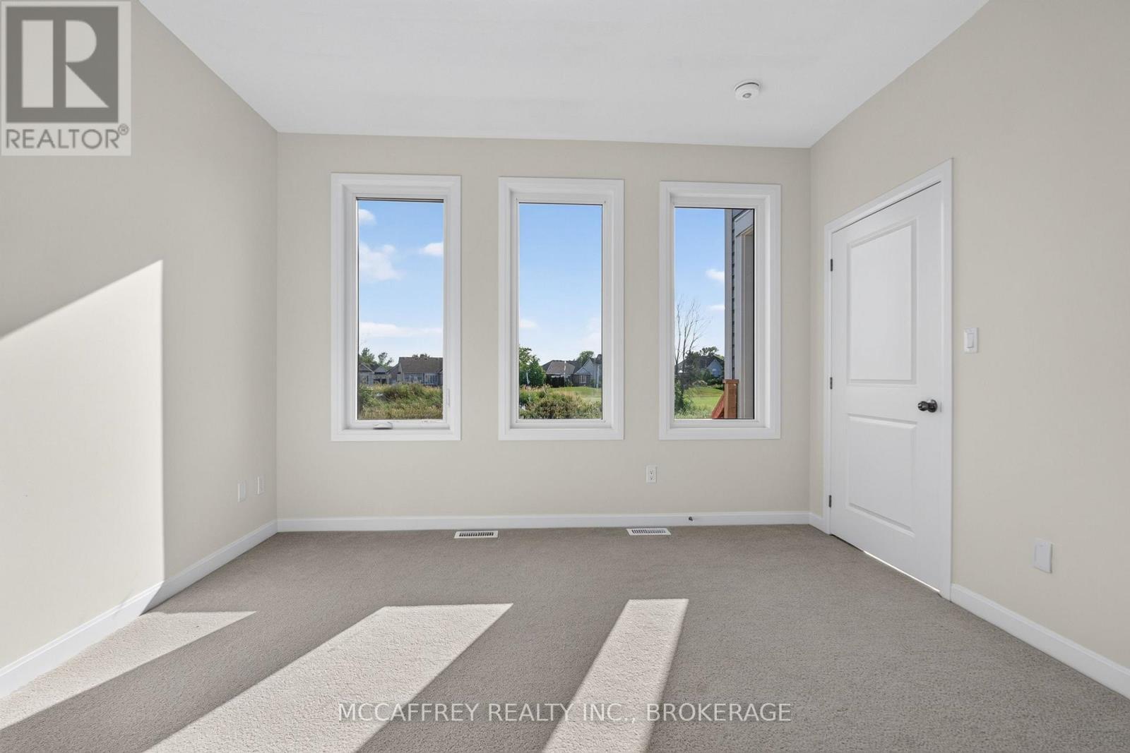 42 Golf Links Drive, Loyalist (Bath), ON - Indoor Photo Showing Other Room
