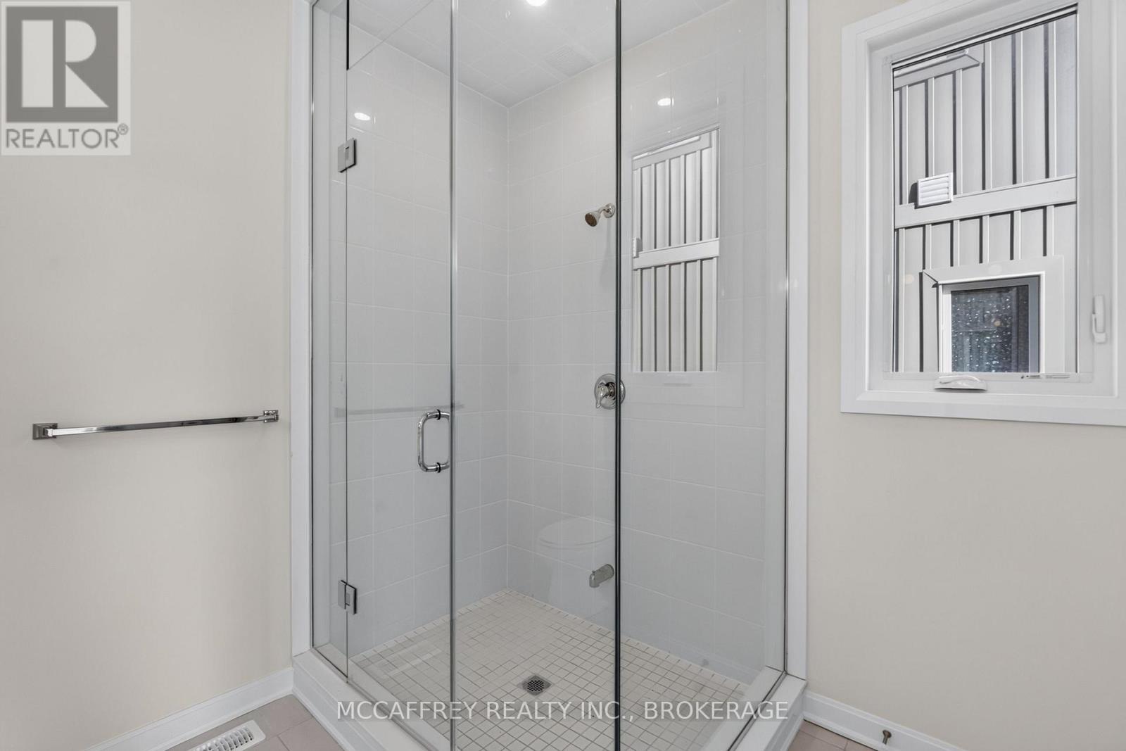 42 Golf Links Drive, Loyalist (Bath), ON - Indoor Photo Showing Bathroom