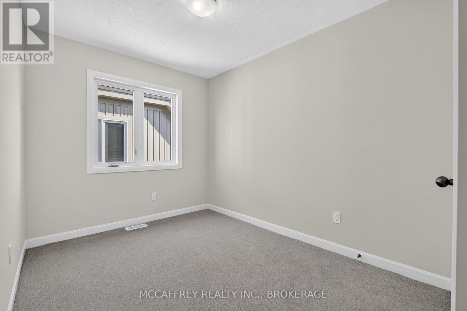 42 Golf Links Drive, Loyalist (Bath), ON - Indoor Photo Showing Other Room