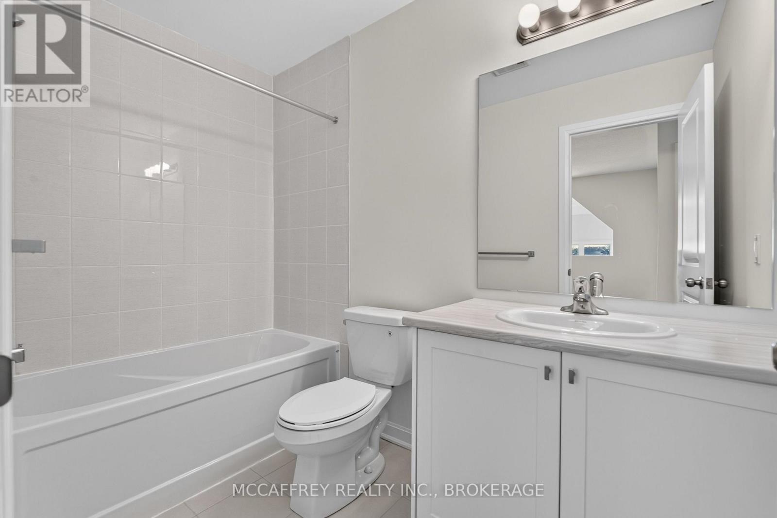 42 Golf Links Drive, Loyalist (Bath), ON - Indoor Photo Showing Bathroom