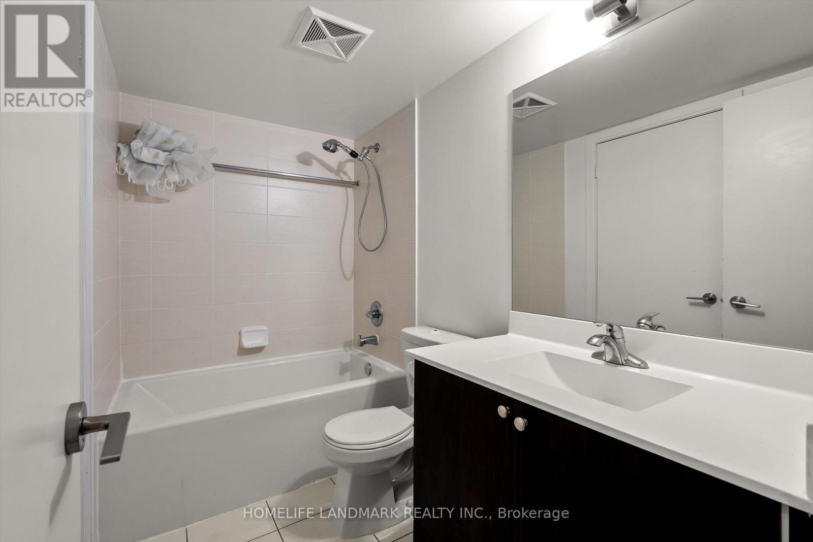 2613 - 181 Village Green Square, Toronto, ON - Indoor Photo Showing Bathroom