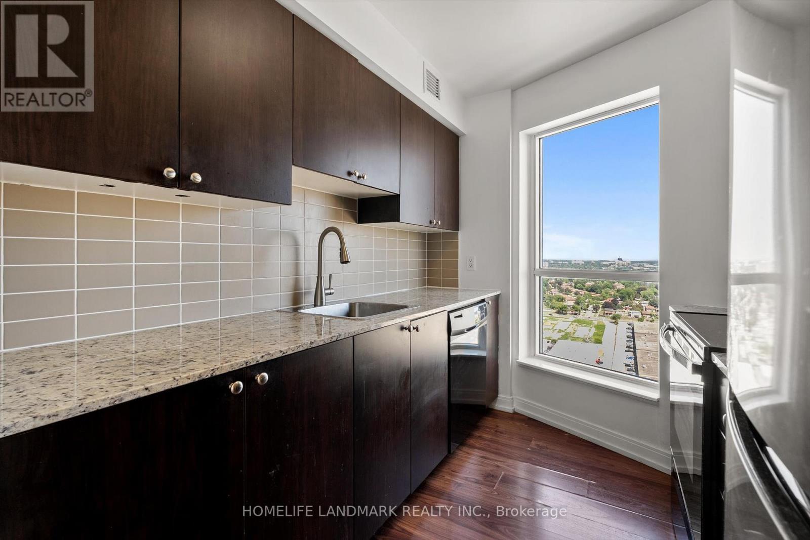 2613 - 181 Village Green Square, Toronto, ON - Indoor Photo Showing Kitchen With Upgraded Kitchen