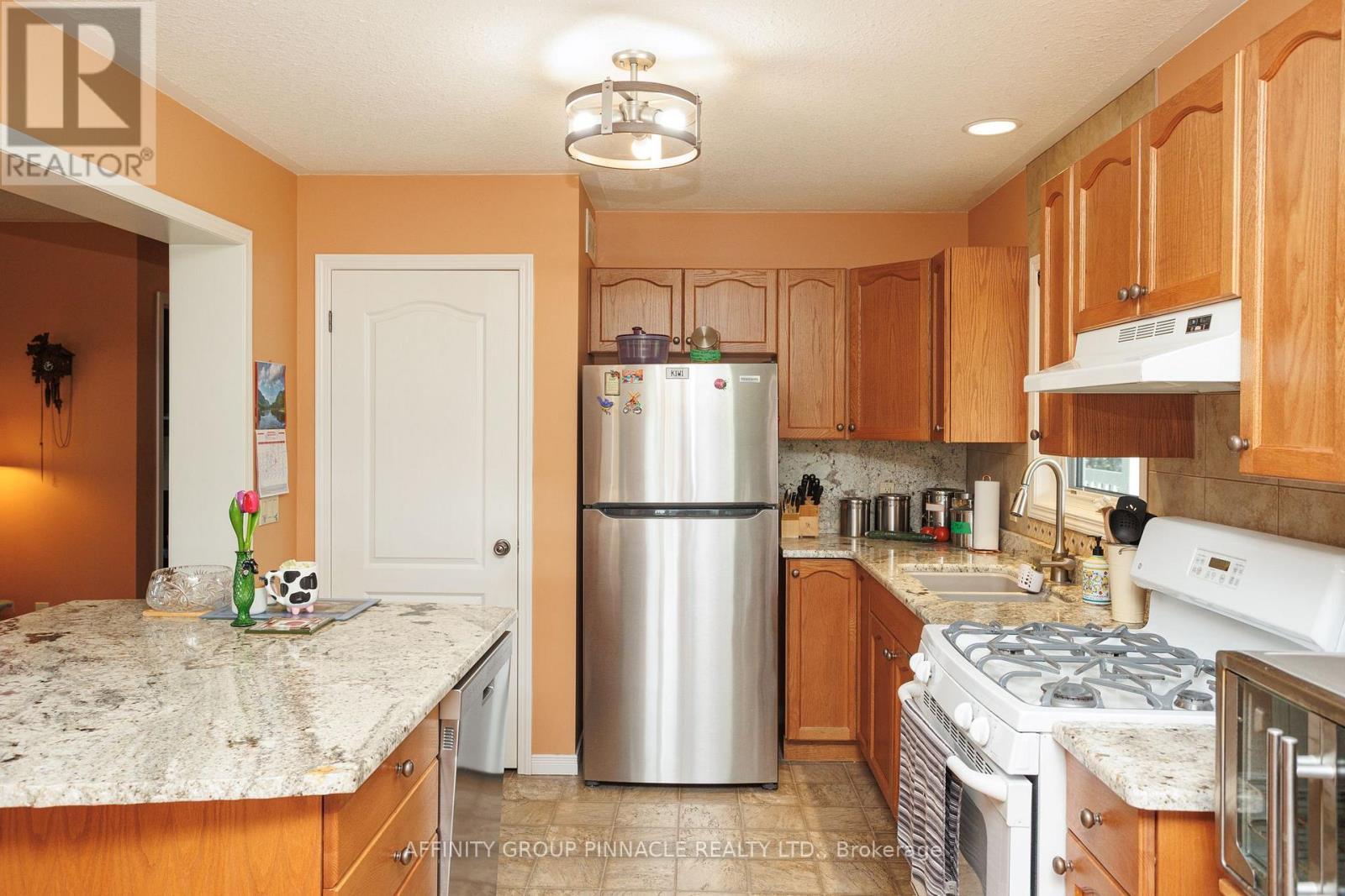 243 Fairbairn Road, Kawartha Lakes (Bobcaygeon), ON - Indoor Photo Showing Kitchen