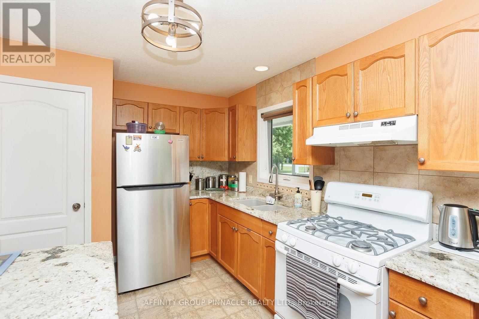 243 Fairbairn Road, Kawartha Lakes (Bobcaygeon), ON - Indoor Photo Showing Kitchen
