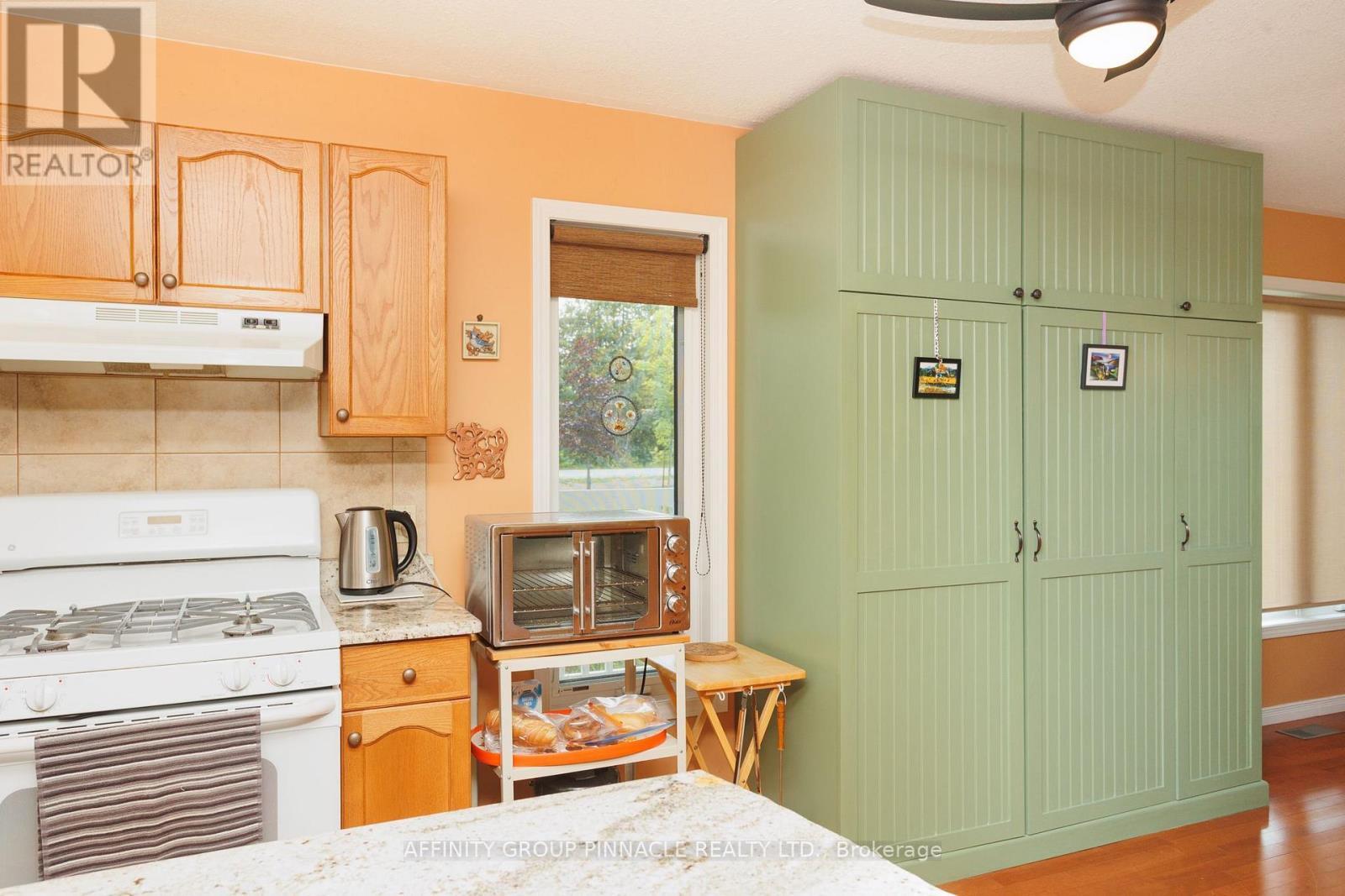243 Fairbairn Road, Kawartha Lakes (Bobcaygeon), ON - Indoor Photo Showing Kitchen