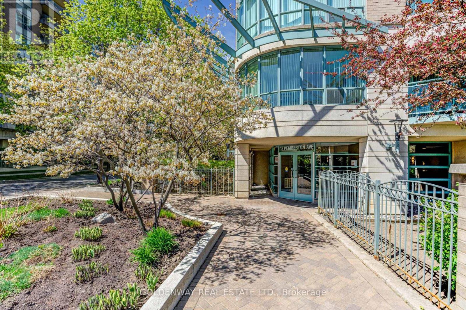 402 - 18 Pemberton Avenue, Toronto, ON - Outdoor