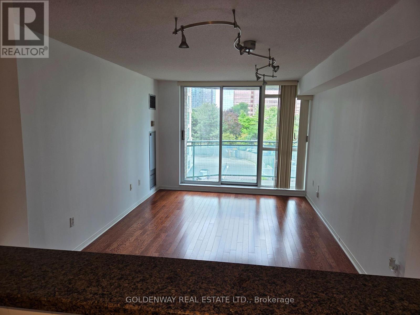 402 - 18 Pemberton Avenue, Toronto, ON - Indoor Photo Showing Other Room