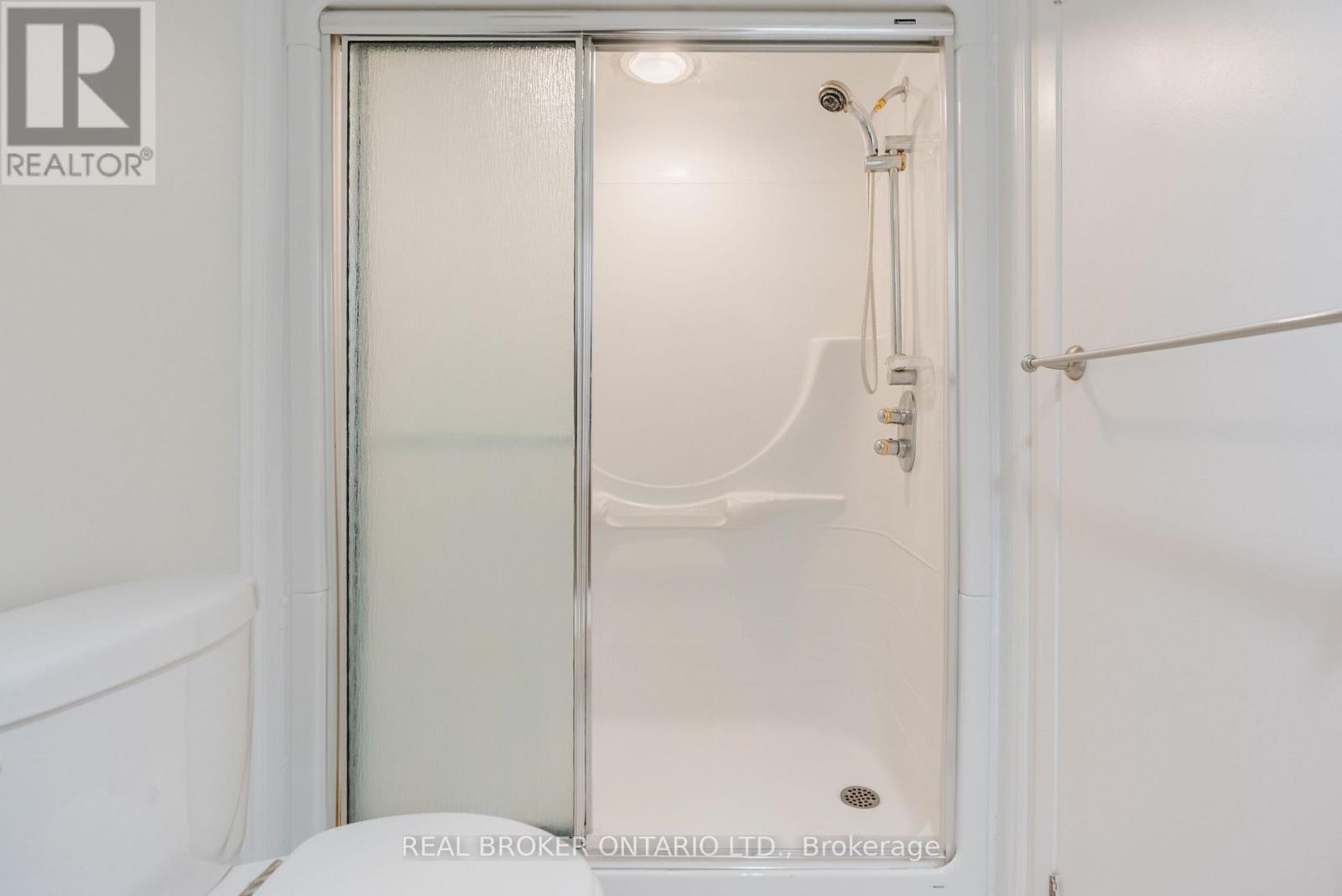 10 - 405 Laurier Avenue E, Ottawa, ON - Indoor Photo Showing Bathroom