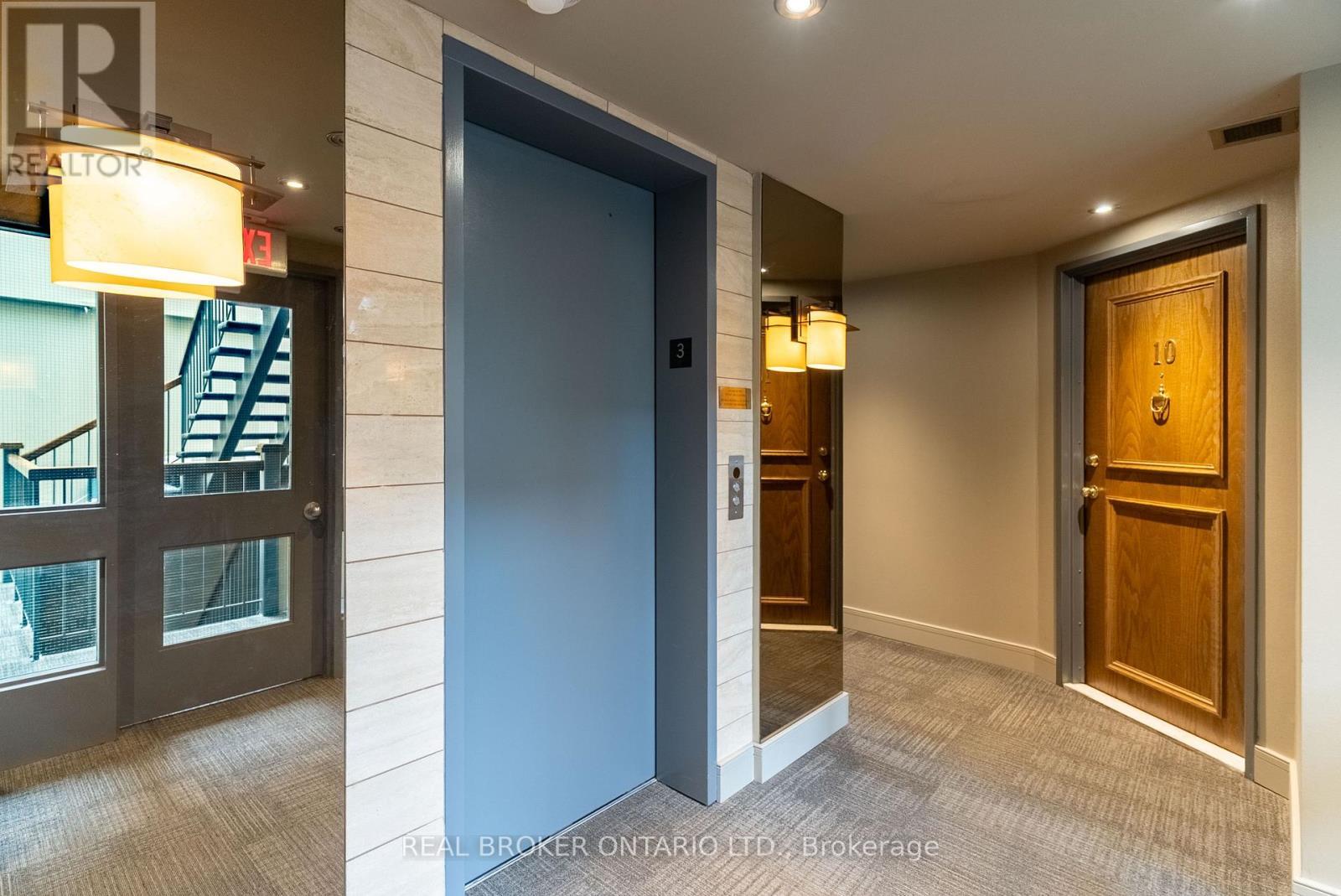 10 - 405 Laurier Avenue E, Ottawa, ON - Indoor Photo Showing Other Room
