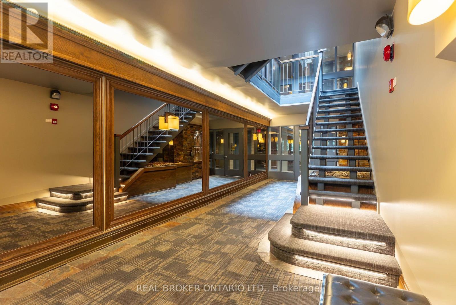 10 - 405 Laurier Avenue E, Ottawa, ON - Indoor Photo Showing Other Room