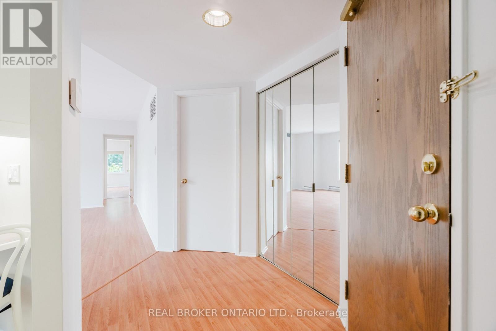 10 - 405 Laurier Avenue E, Ottawa, ON - Indoor Photo Showing Other Room