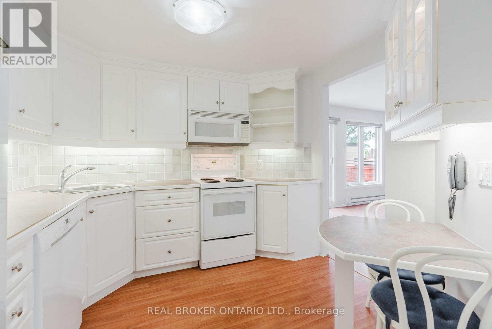 10 - 405 Laurier Avenue E, Ottawa, ON - Indoor Photo Showing Kitchen