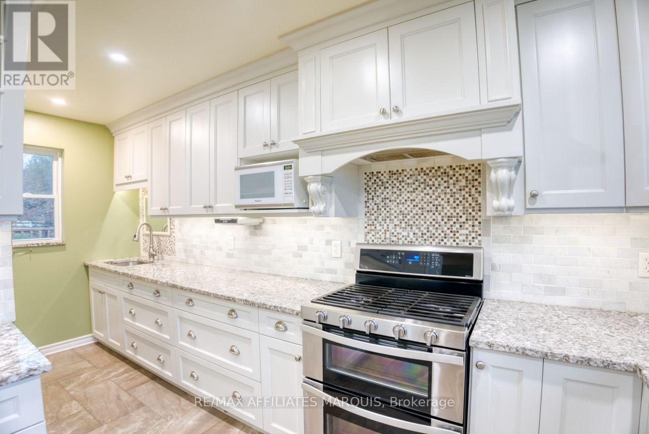 421 Summers Road, Rideau Lakes, ON - Indoor Photo Showing Kitchen