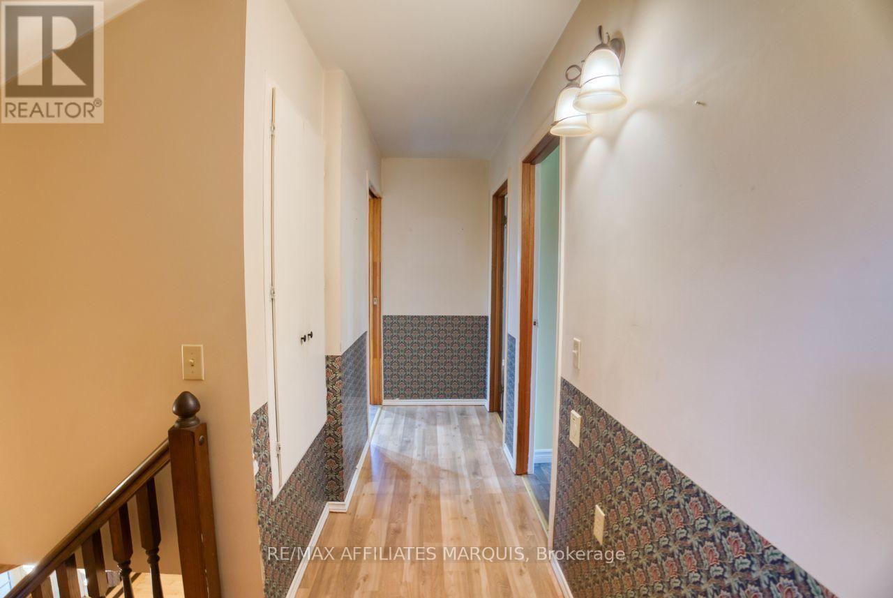 421 Summers Road, Rideau Lakes, ON - Indoor Photo Showing Other Room