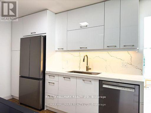 23 Ironshield Crescent, Markham, ON - Indoor Photo Showing Kitchen