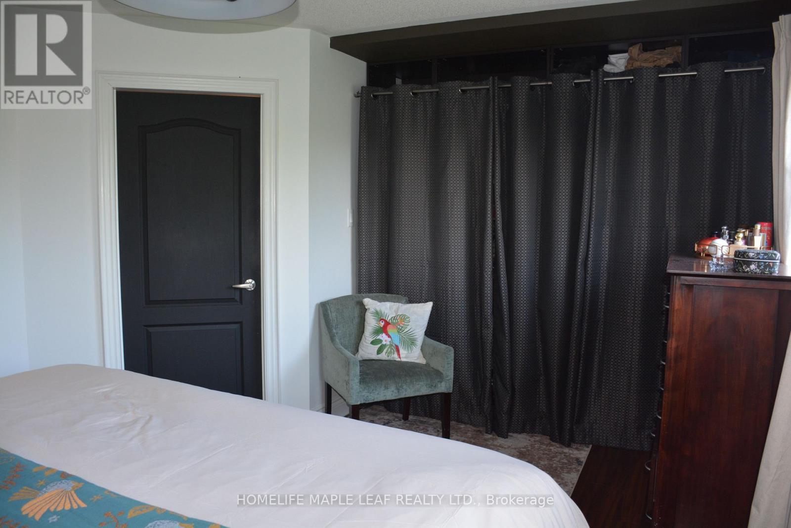 29 Stonebriar Drive, Vaughan, ON - Indoor Photo Showing Bedroom