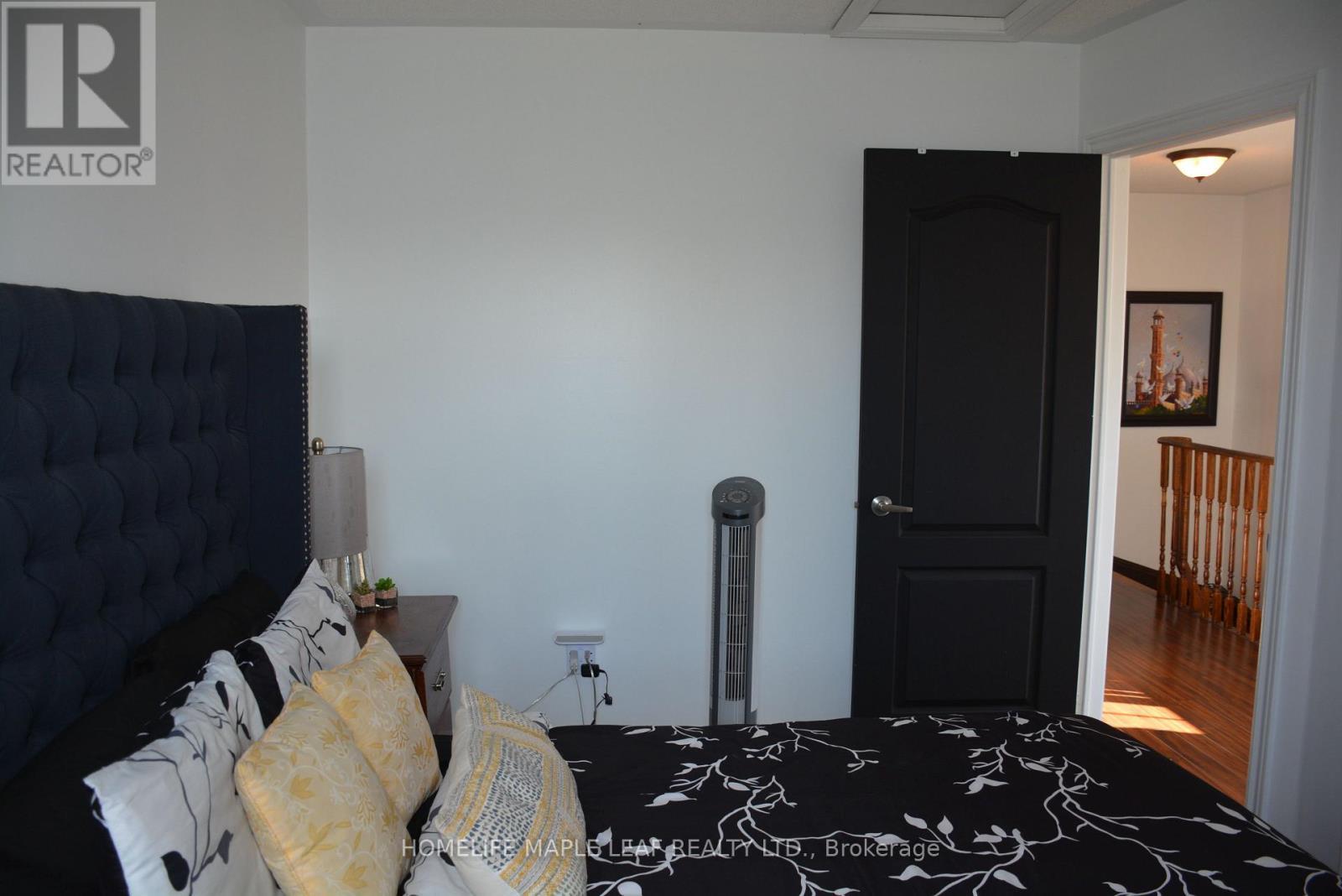 29 Stonebriar Drive, Vaughan, ON - Indoor Photo Showing Bedroom