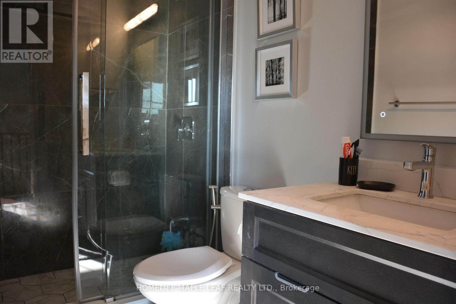 29 Stonebriar Drive, Vaughan, ON - Indoor Photo Showing Bathroom