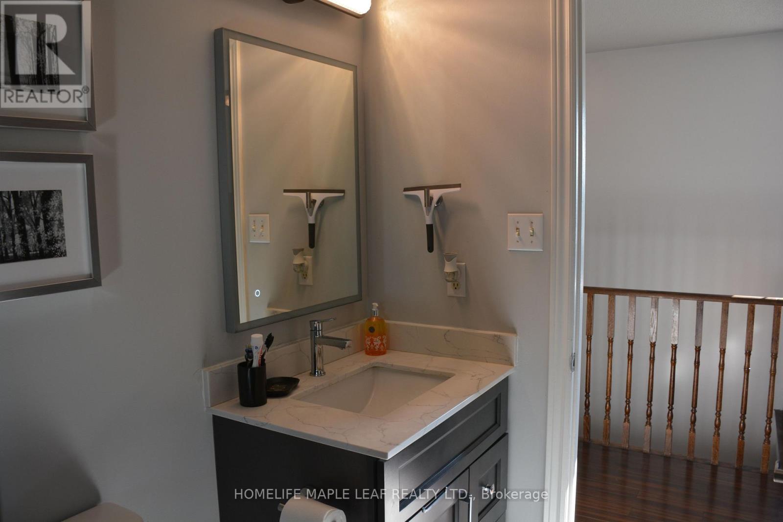 29 Stonebriar Drive, Vaughan, ON - Indoor Photo Showing Bathroom