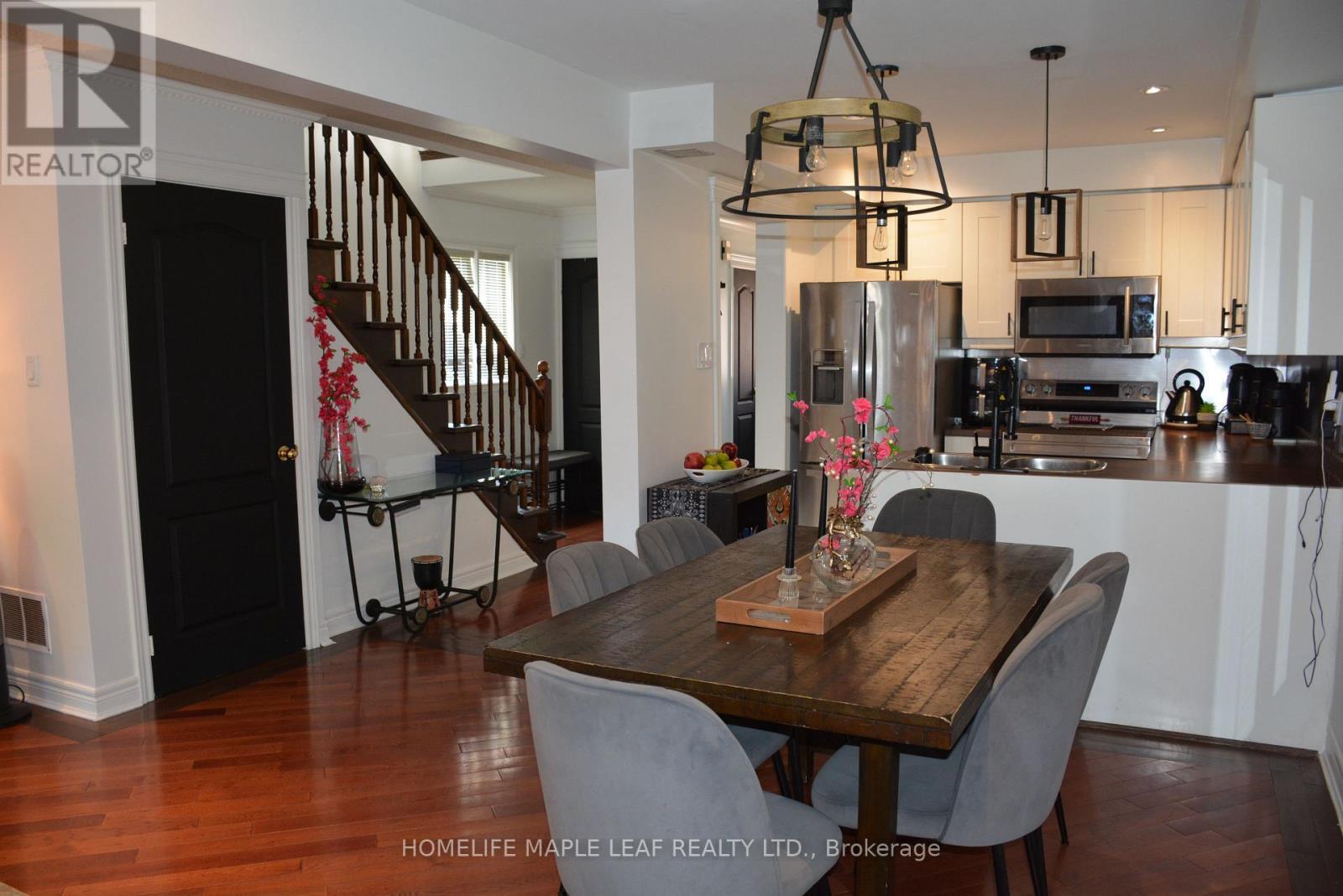 29 Stonebriar Drive, Vaughan, ON - Indoor Photo Showing Dining Room