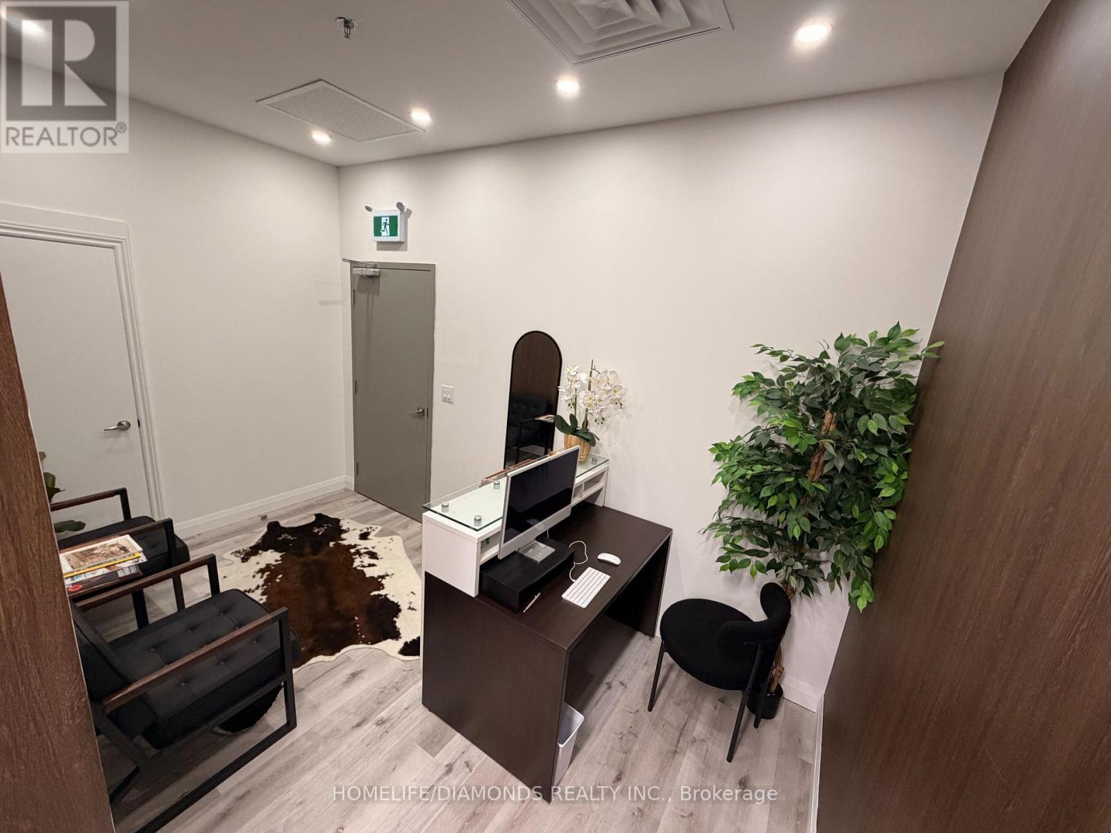 220 - 3465 Platinum Road, Mississauga, ON
