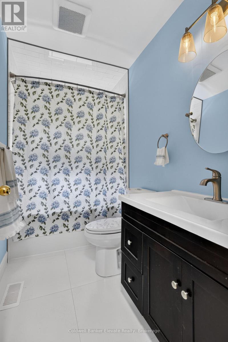 46 Mcintyre Crescent, Halton Hills, ON - Indoor Photo Showing Bathroom