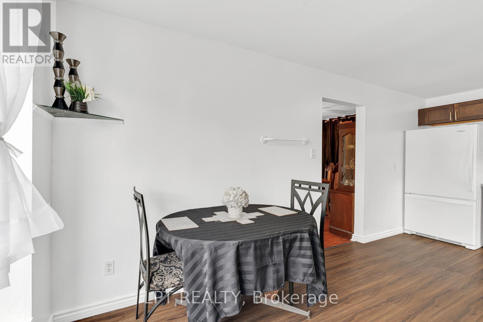 95 Huntingwood Crescent, Brampton, ON - Indoor Photo Showing Dining Room