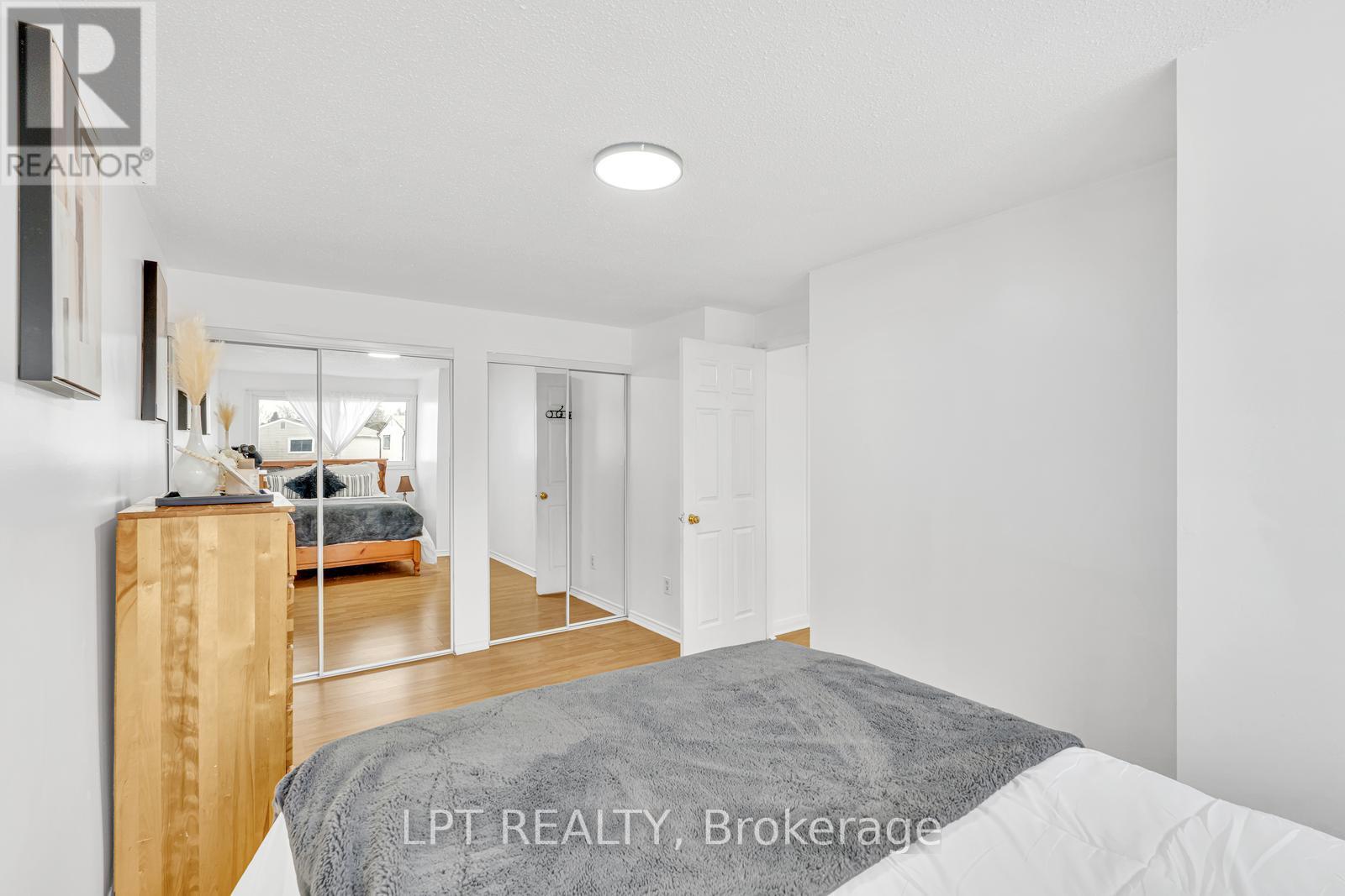 95 Huntingwood Crescent, Brampton, ON - Indoor Photo Showing Bedroom