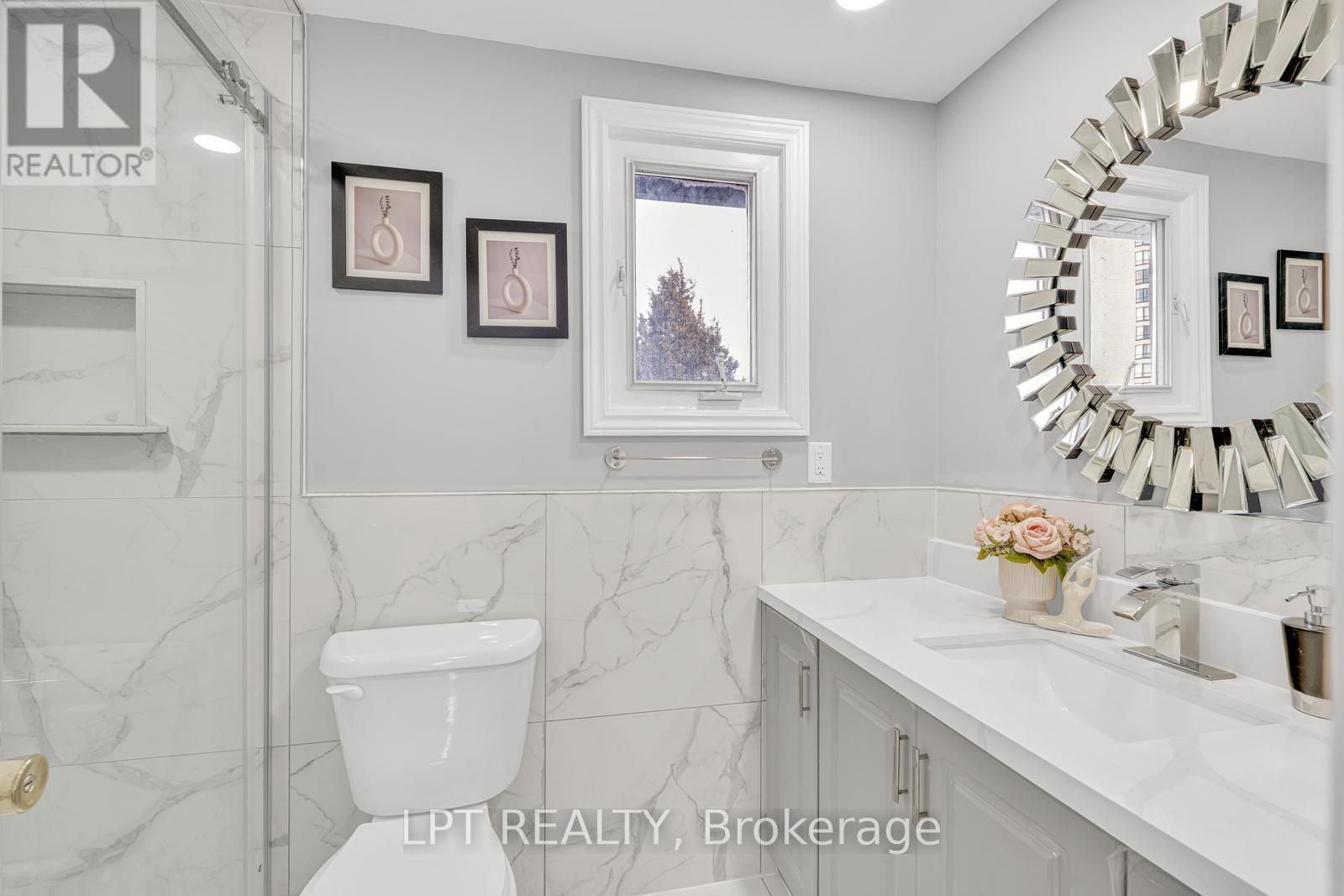 95 Huntingwood Crescent, Brampton, ON - Indoor Photo Showing Bathroom