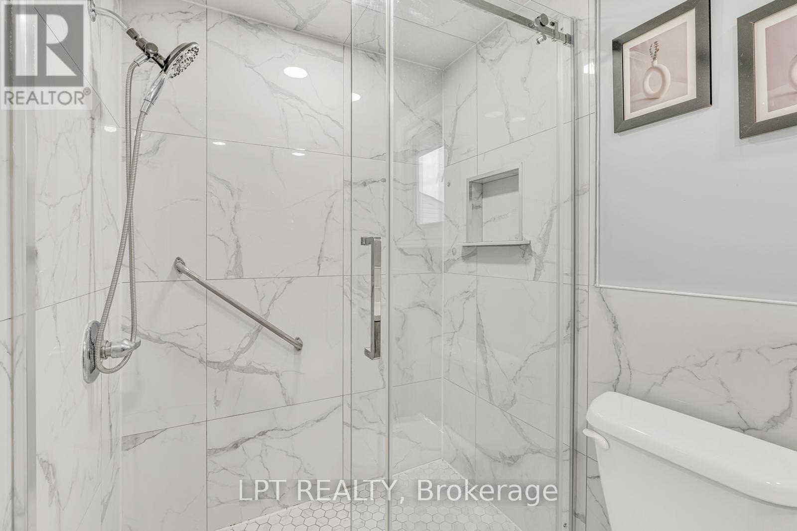 95 Huntingwood Crescent, Brampton, ON - Indoor Photo Showing Bathroom