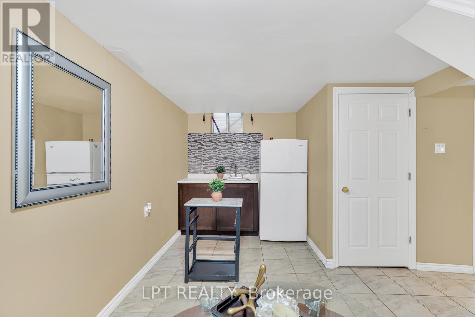 95 Huntingwood Crescent, Brampton, ON - Indoor Photo Showing Other Room