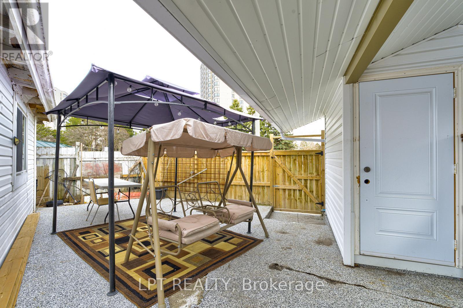 95 Huntingwood Crescent, Brampton, ON - Outdoor With Exterior