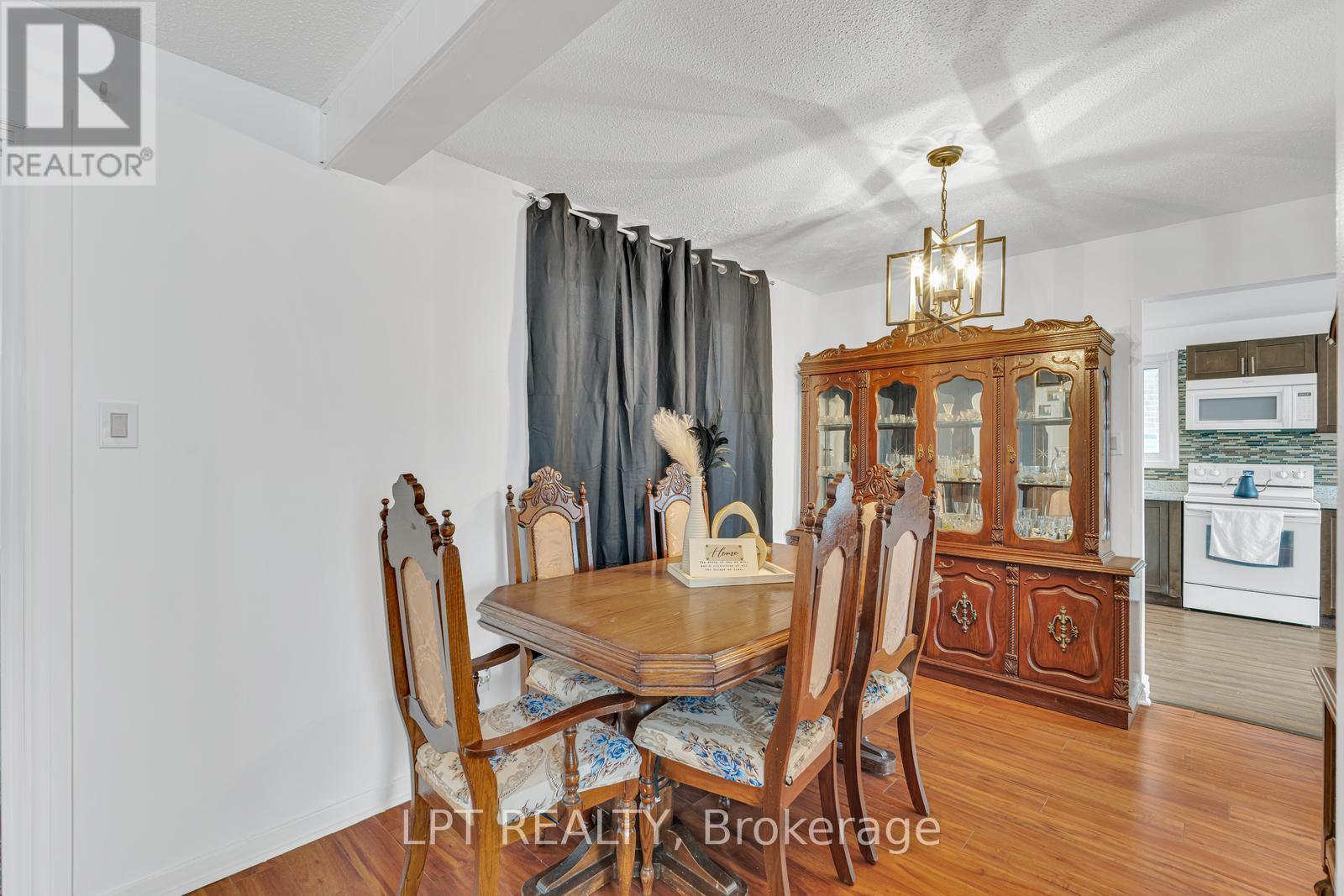 95 Huntingwood Crescent, Brampton, ON - Indoor Photo Showing Dining Room